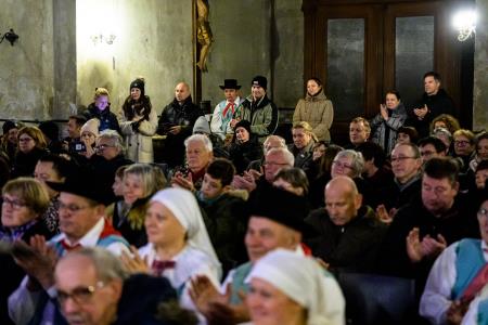 bozicni-koncert-krizevniska-cerkev-fotoasja-web-4543