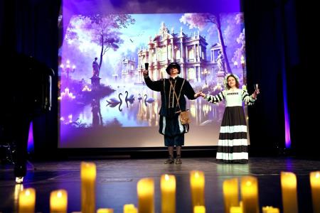 Labodje jezero ob soju sveč