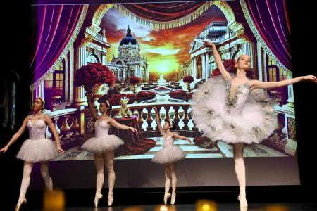 Labodje jezero ob soju sveč