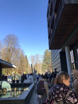 Pustno rajanje na trgu